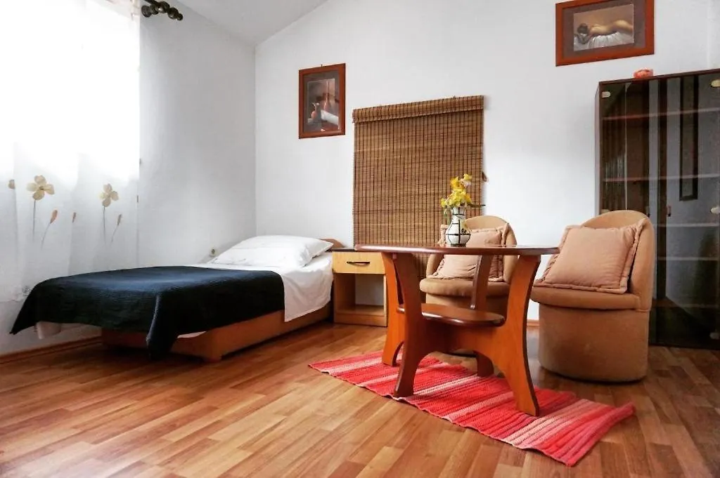 Apartments With A Parking Space Valbandon, Fazana - 7200